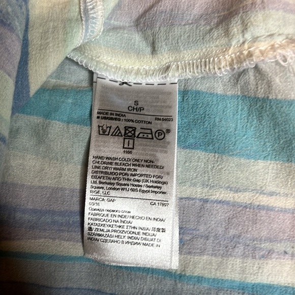 GAP halter tank top - Picture 2 of 4